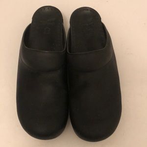 Dansko men’s clogs size 11 for sale!